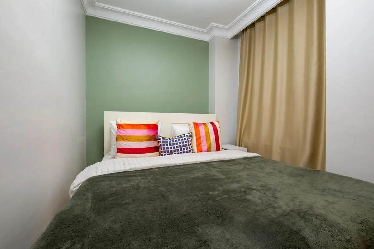 3-Bedroom Central Apartment Istanbul Turkey